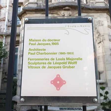 Le 41, Et Salle De Bains Privatives Dans Un Particulier Art Nouveau - Gare 3*