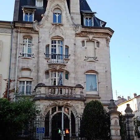 Le 41, Et Salle De Bains Privatives Dans Un Particulier Art Nouveau - Gare 3* Nancy