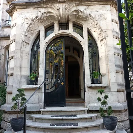 Le 41, Et Salle De Bains Privatives Dans Un Particulier Art Nouveau - Gare 3* Nancy