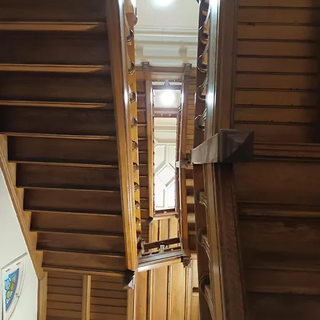 Le 41, Et Salle De Bains Privatives Dans Un Particulier Art Nouveau - Gare