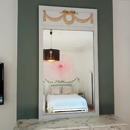 Le 41, Et Salle De Bains Privatives Dans Un Particulier Art Nouveau - Gare 3*
